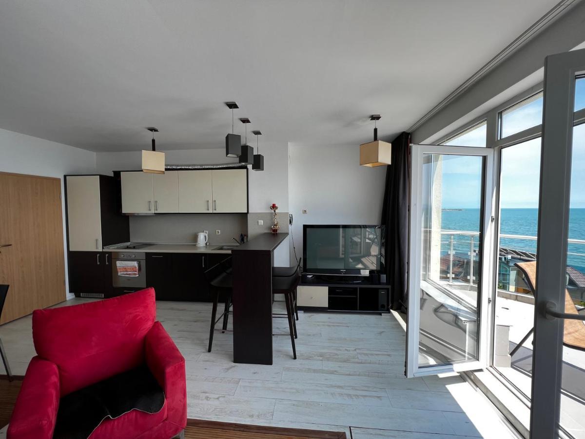 Modern Beachfront Apartment With Pool Ravda Exterior photo