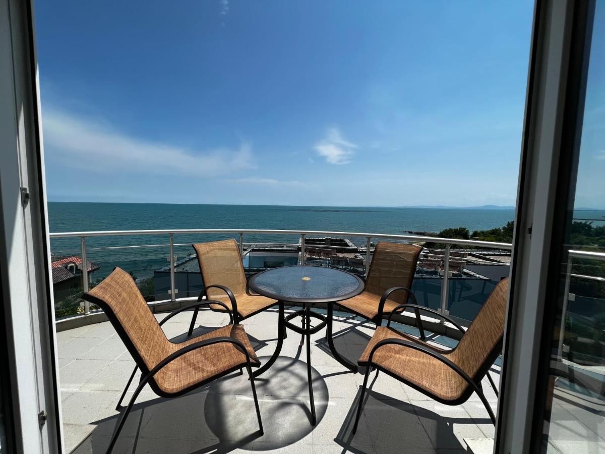 Modern Beachfront Apartment With Pool Ravda Exterior photo