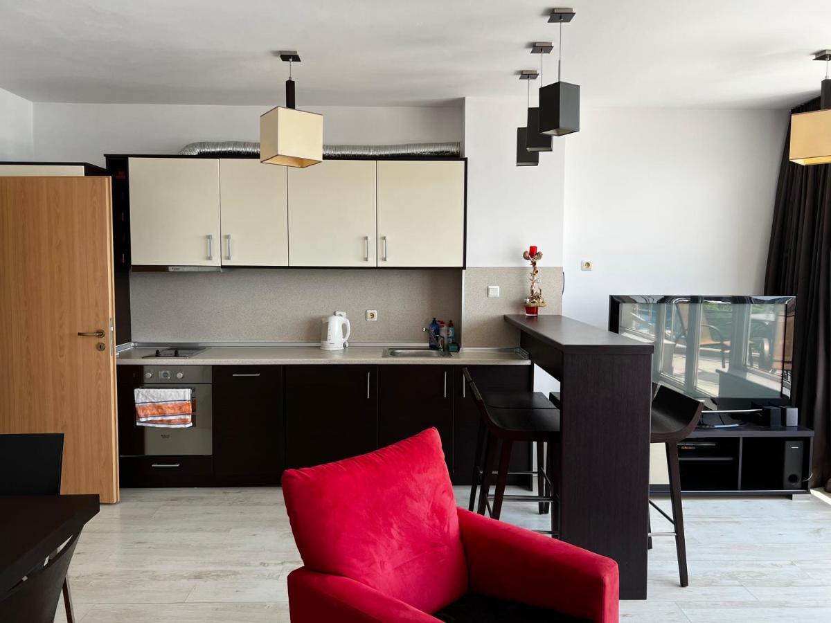 Modern Beachfront Apartment With Pool Ravda Exterior photo