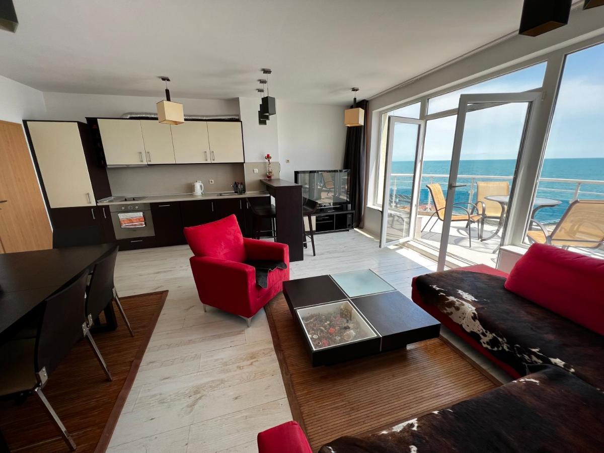 Modern Beachfront Apartment With Pool Ravda Exterior photo